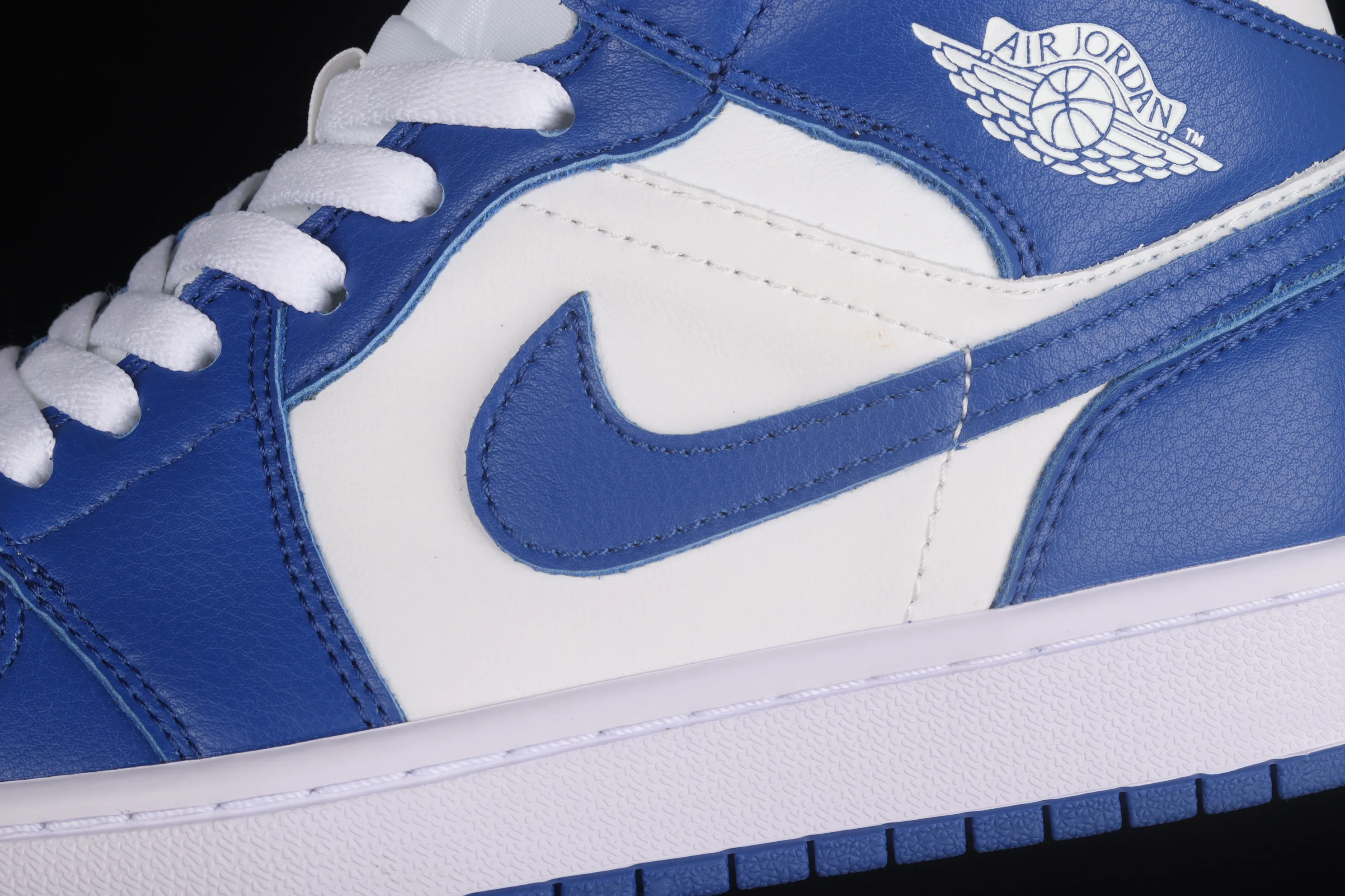 All Categories Air Jordan Jordan Series Basketball Shoes Air Jordan 1 Mid Differentiated Versions Air Jordan 1 Mid AJ1 Joe 1 Kentucky Blue Zhongbang Basketball Shoes BQ6472-104